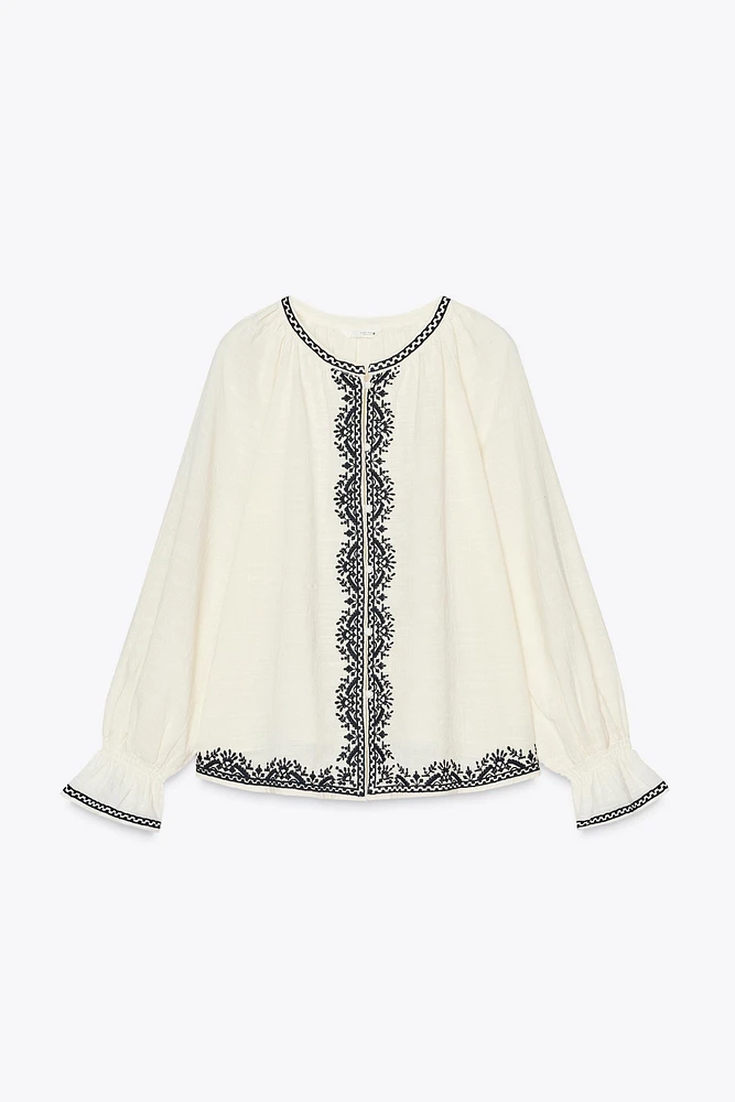 CHEMISE BRODERIES CONTRASTE