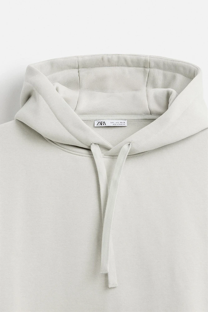 BASIC HOODIE SWEATSHIRT