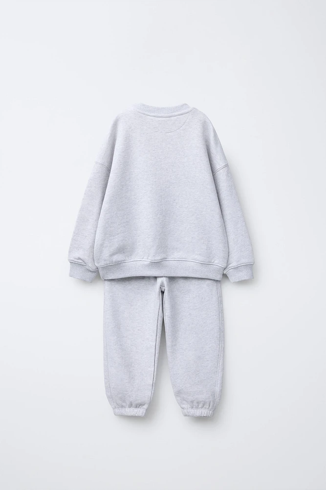LABEL SWEATSHIRT AND JOGGER SET