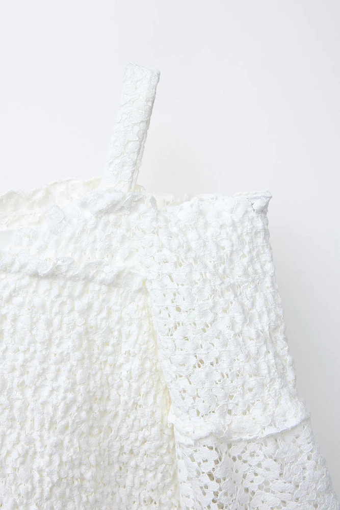 TEXTURED SURPLICE TOP