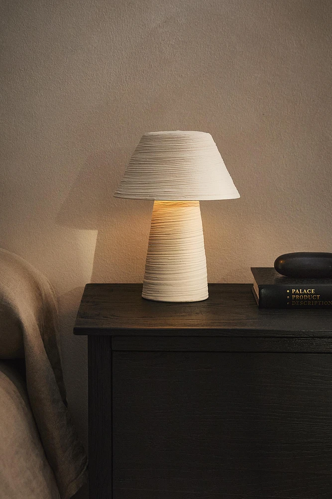 CERAMIC TABLE LAMP