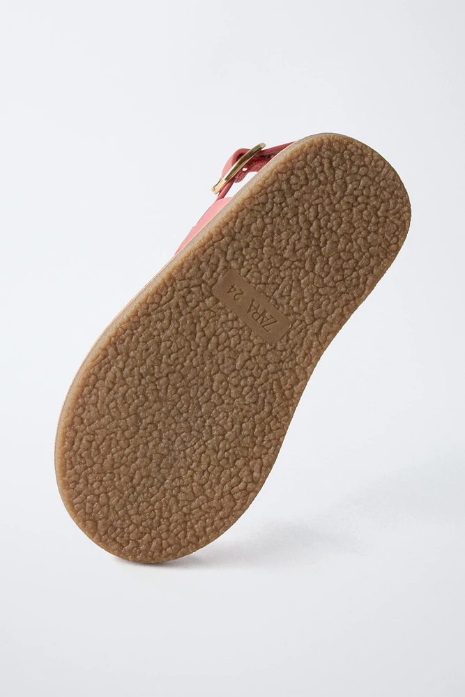 SANDALES DÉTAIL