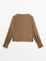 Textured shirt with ruffles