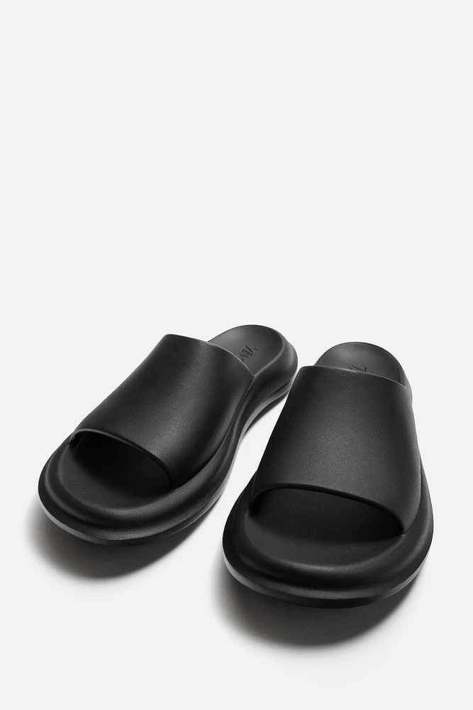 THICK SOLE POOL SLIDES
