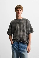 T-SHIRT EN MAILLE À IMPRIMÉ DÉLAVÉ