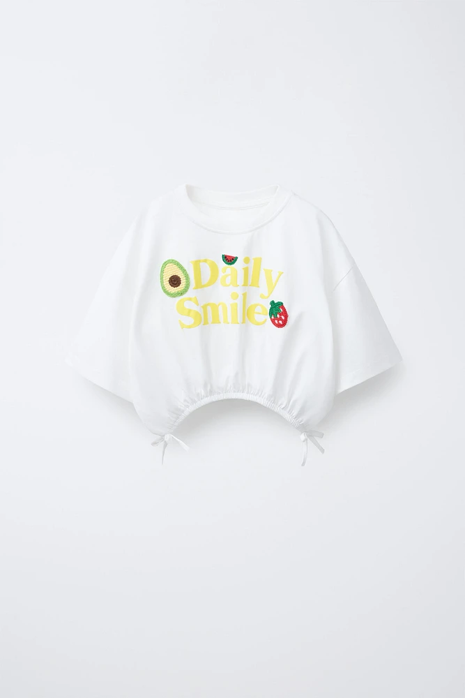 T-SHIRT À IMPRIMÉS EN CROCHET