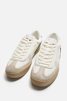 RETRO STYLE SNEAKERS