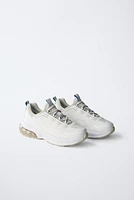 SNEAKERS WITH AIR CHAMBERS