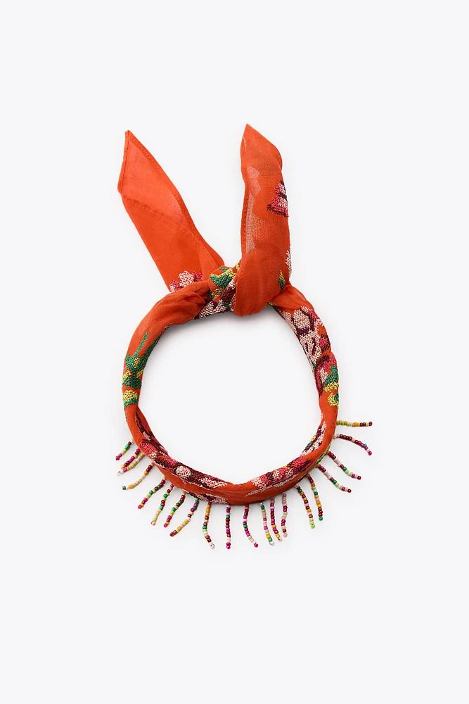 FOULARD BRODÉ FANTAISIE