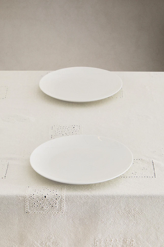 EMBROIDERED LINEN AND COTTON TABLECLOTH