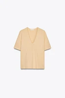 V-NECK T-SHIRT
