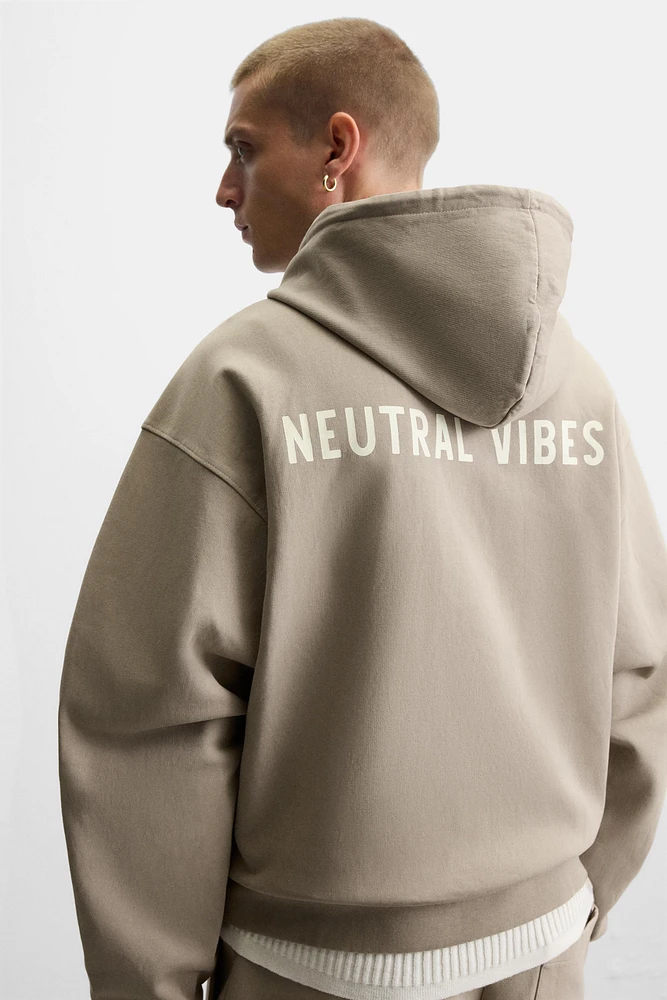 TEXT HOODED SWEATSHIRT
