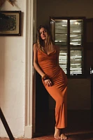 ROBE LONGUE DRAPÉE À PLIS