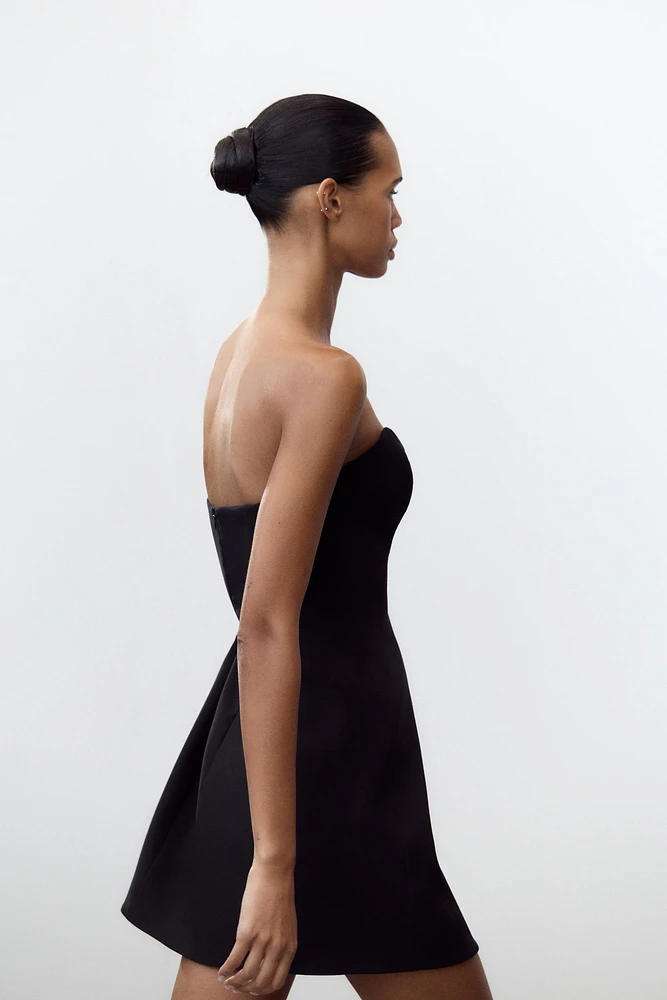 SWEETHEART NECKLINE DRESS