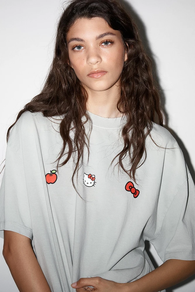 HELLO KITTY © 2025 SANRIO WASHED EFFECT T-SHIRT