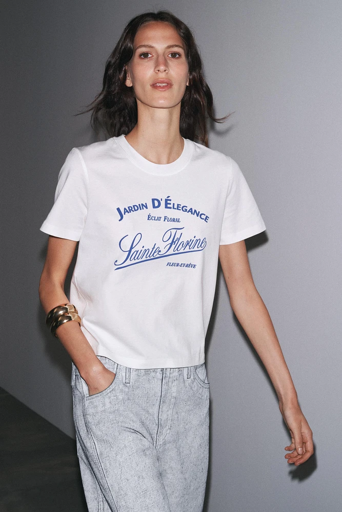 CONTRAST TEXT T-SHIRT