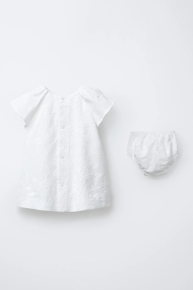 ROBE ET CULOTTE FLEURS BRODÉES