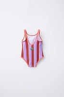 2-6 ANS/ MAILLOT DE BAIN RAYURES LOGO HÔTEL MAGIQUE © X ZARA
