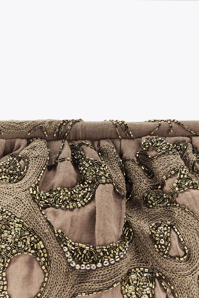 SAC BRODÉ AVEC FANTAISIE