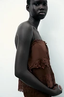 TOP À BRETELLES EN DENTELLE