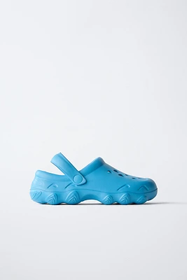 RUBBER CLOGS