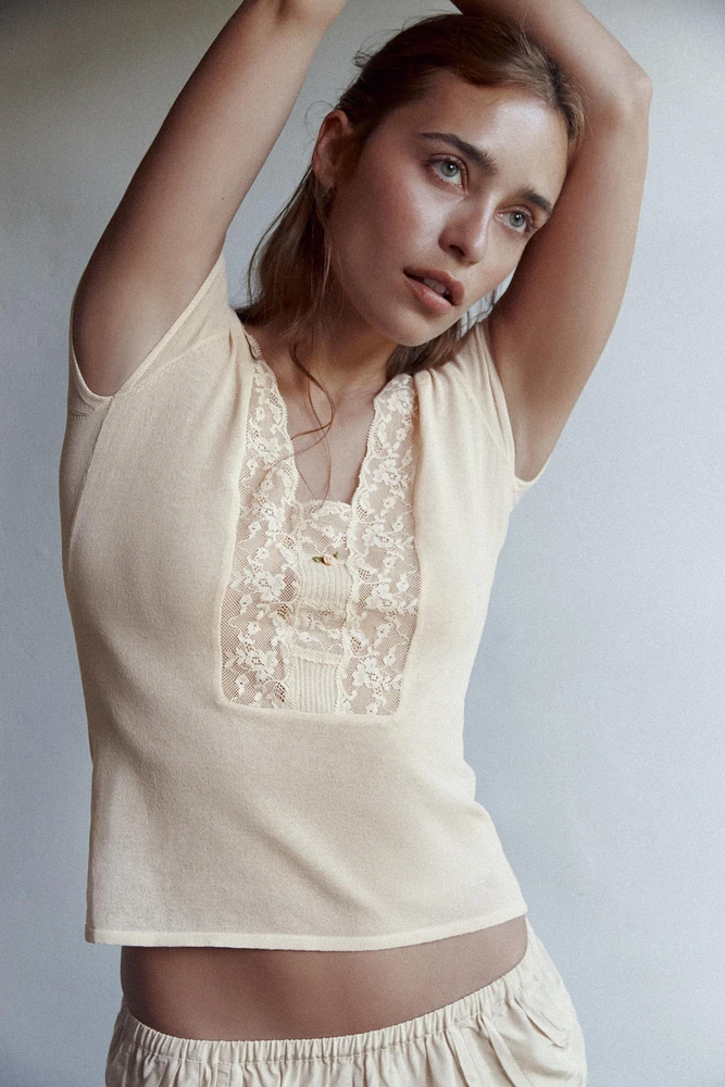 TOP EN MAILLE DENTELLE FLEUR