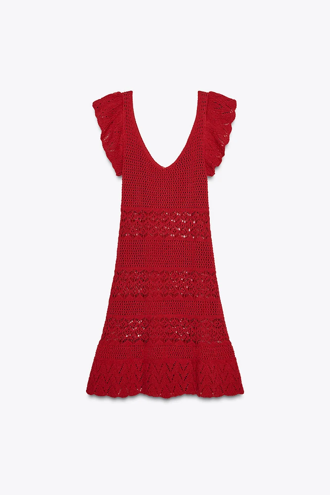 ROBE COURTE EN MAILLE TEXTURÉE À VOLANTS
