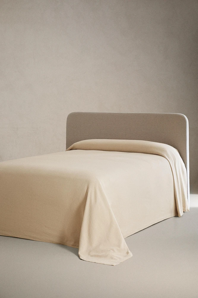 TEXTURED COTTON BEDSPREAD