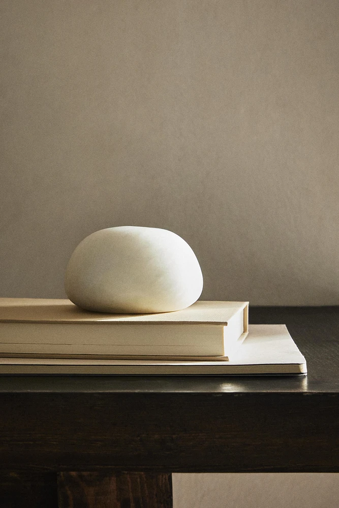 ROUND ALBASTER TABLE LAMP