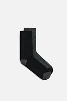 2-PACK OF CONTRASTING STRUCTURED SOCKS