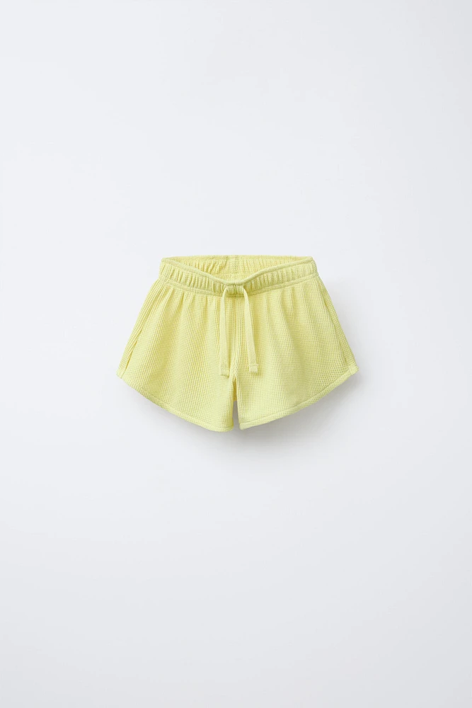 ENSEMBLE T-SHIRT ET BERMUDA GAUFRÉ