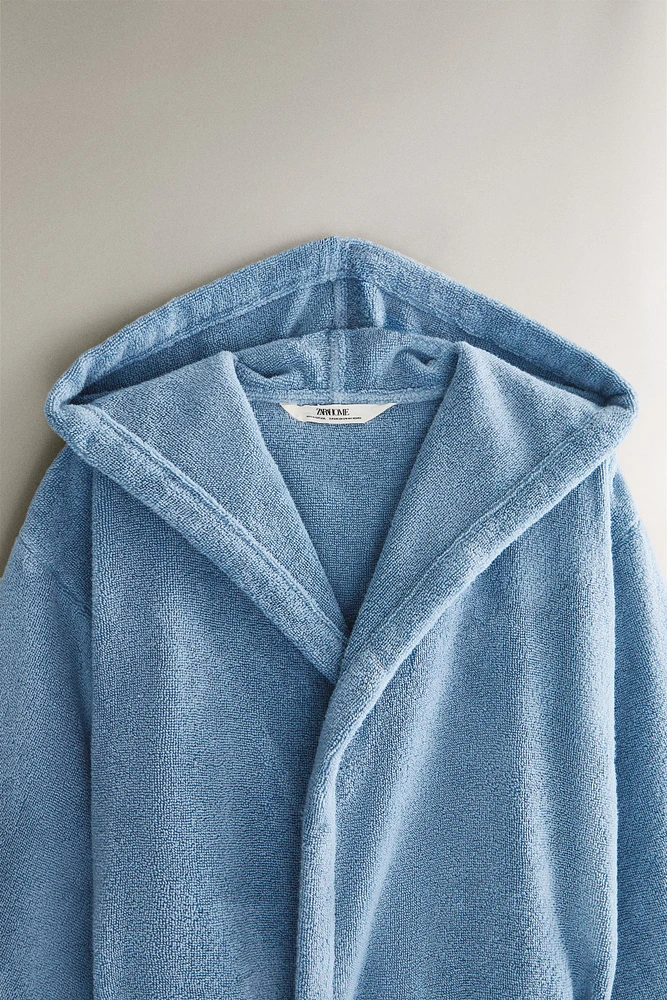 EXTRA SOFT HOODED BATHROBE (380 GXM²)