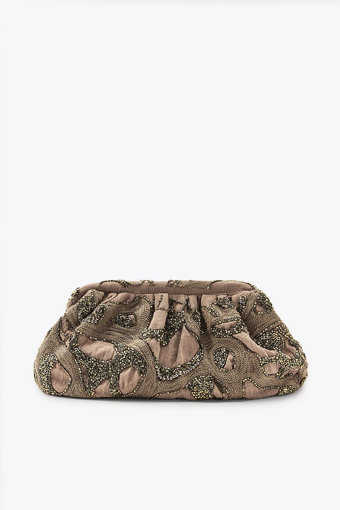 SAC BRODÉ AVEC FANTAISIE