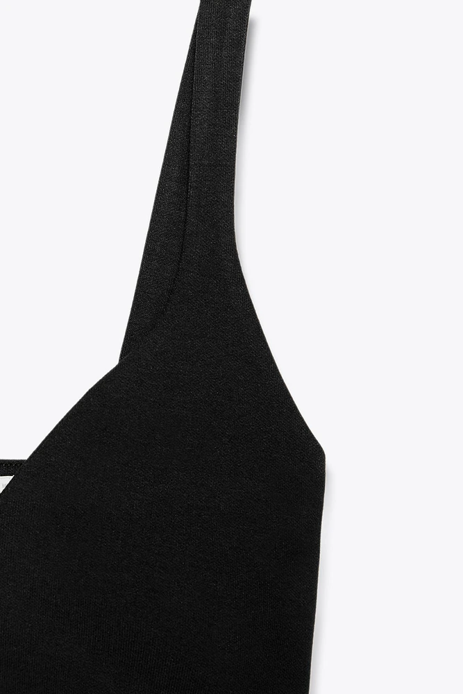 INTERLOCK CROP TOP