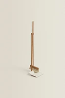 WOODEN DUSTPAN AND BRUSH SET