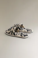 CHAUSSONS À BOUT OUVERT ÉPONGE ANIMAL PRINT