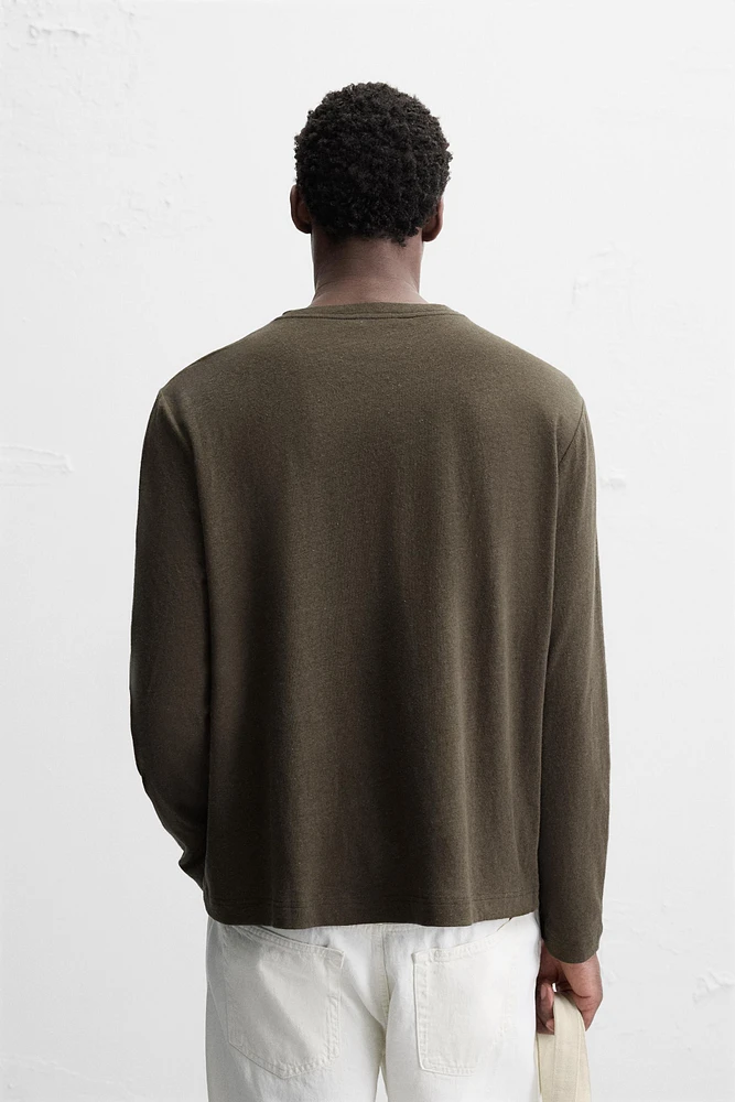 COTTON LINEN BLEND BUTTON NECK T-SHIRT