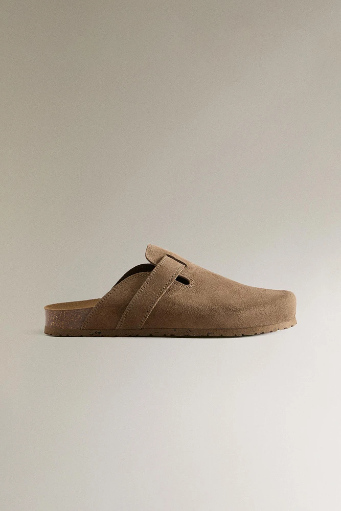 LEATHER CLOGS WITH STRAP