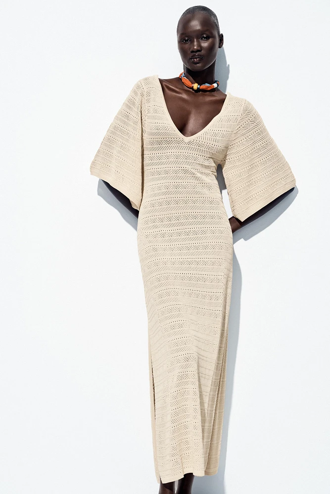 ROBE LONGUE EN MAILLE POINTELLE