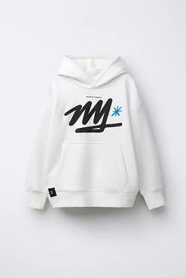 EMBOSSED HOODIE