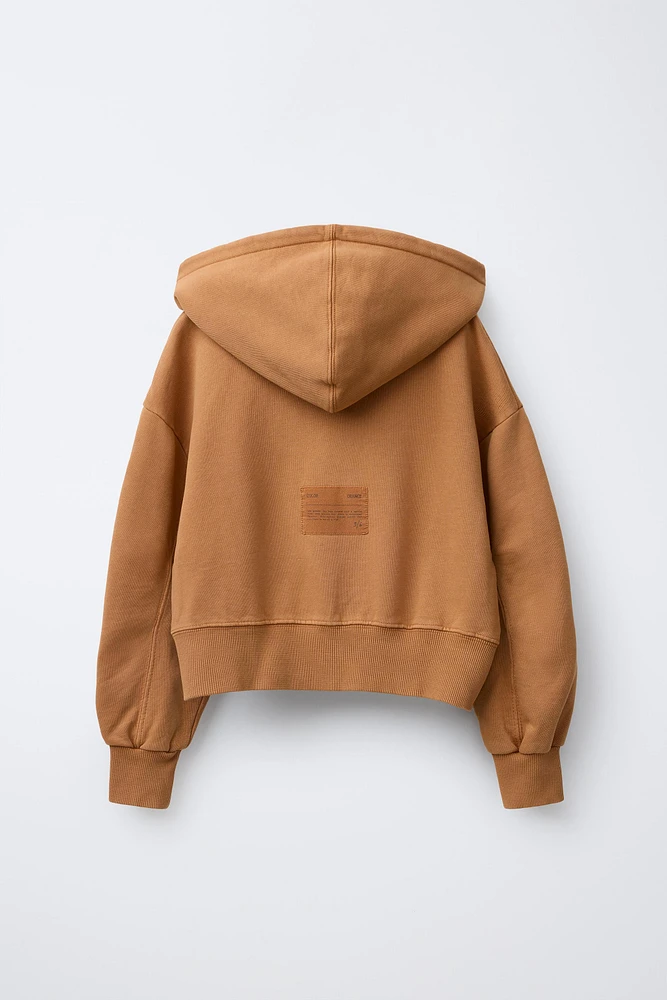 CROPPED LABEL SWEATSHIRT