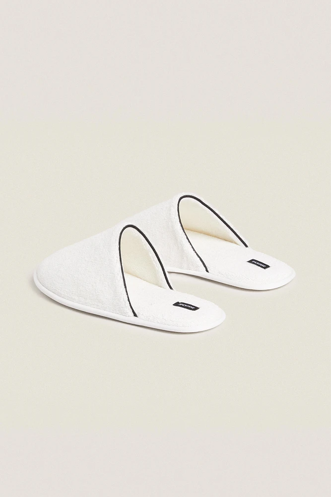 TERRYCLOTH SLIPPERS WITH PIPING