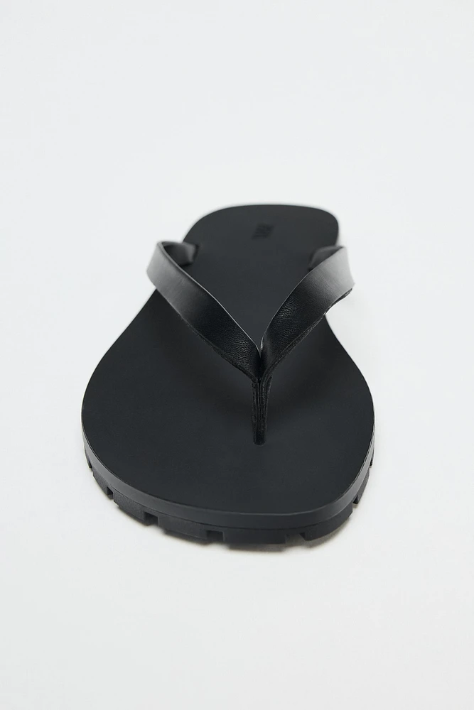 LEATHER SANDALS WITH RUBBER SOLE