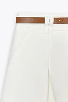 BERMUDA PINCES CEINTURE