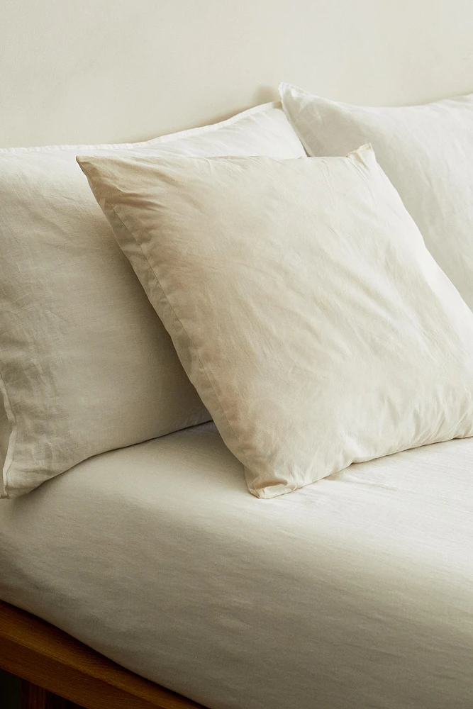 COUSSIN DE GARNISSAGE FIBRE TOUCHER DOUX