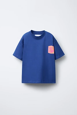 T-SHIRT TEXTE EN RELIEF