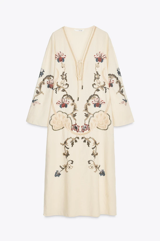 ROBE BRODERIES FLEURS ZW COLLECTION