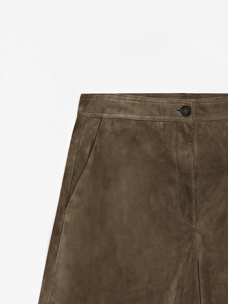 Bermuda long en cuir finition daim