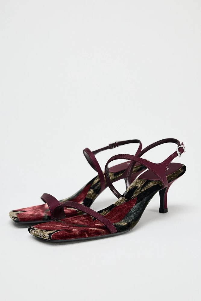 HIGH HEELED VELVET DRAWING SANDALS