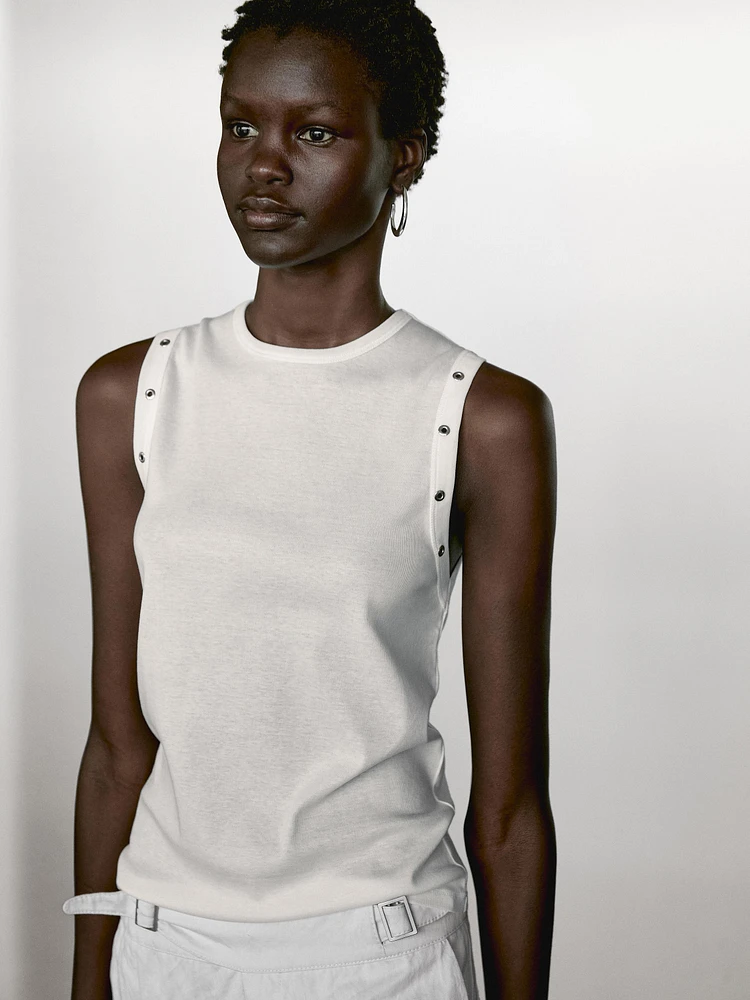 Crew neck T-shirt with eyelet detail